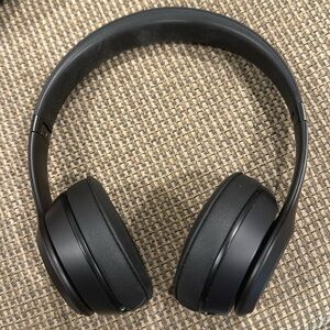 Beats Solo3 like new